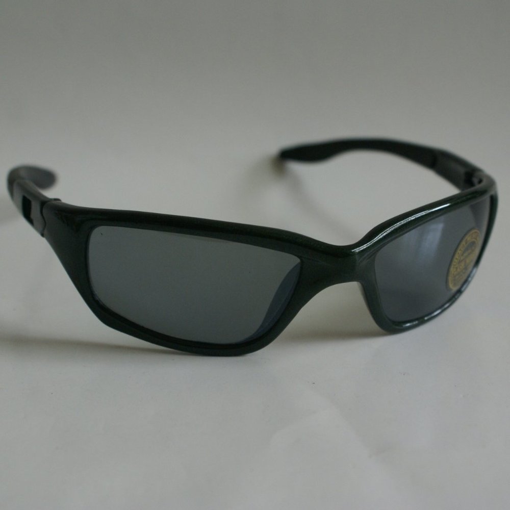 NWT Sports Wrap Around w/rubber temple tips & smoke mirrored lens Sunglasses